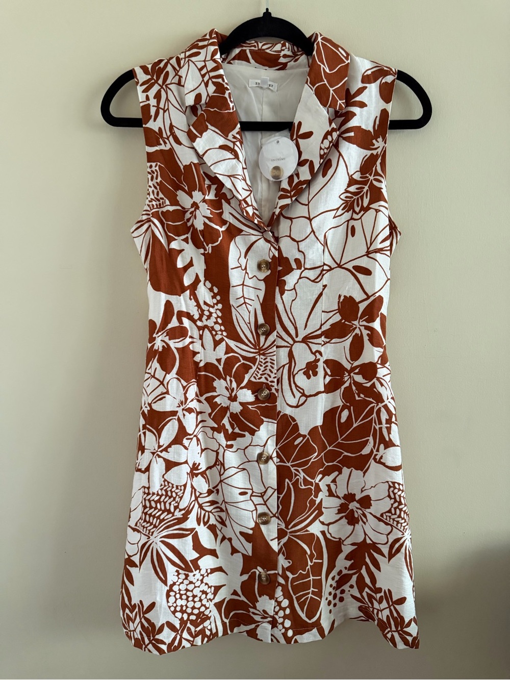 New! En Crème Button-Front Rust and White Floral Mini Dress